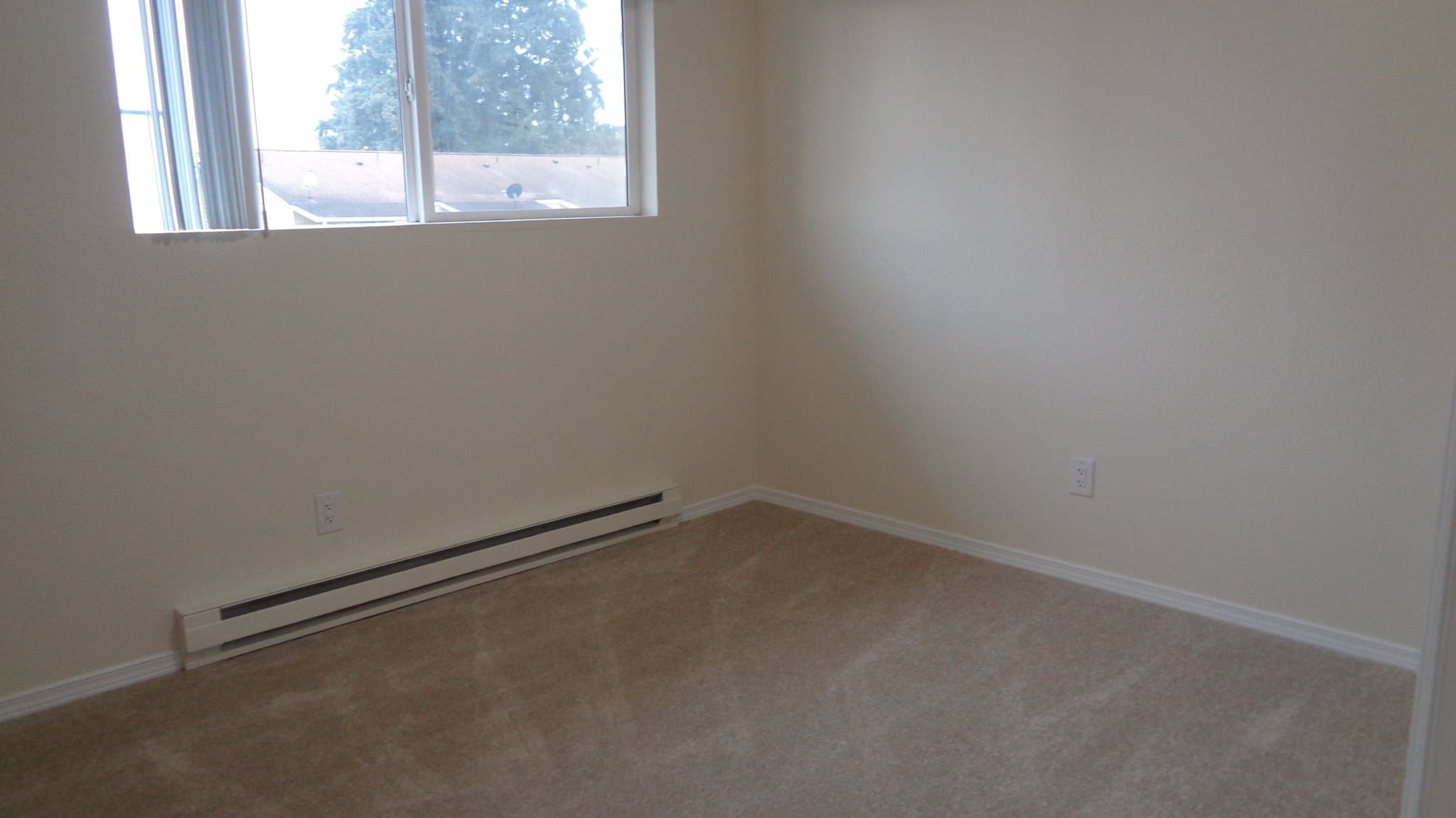 Everett House: 12428 Meridian Ave, S
