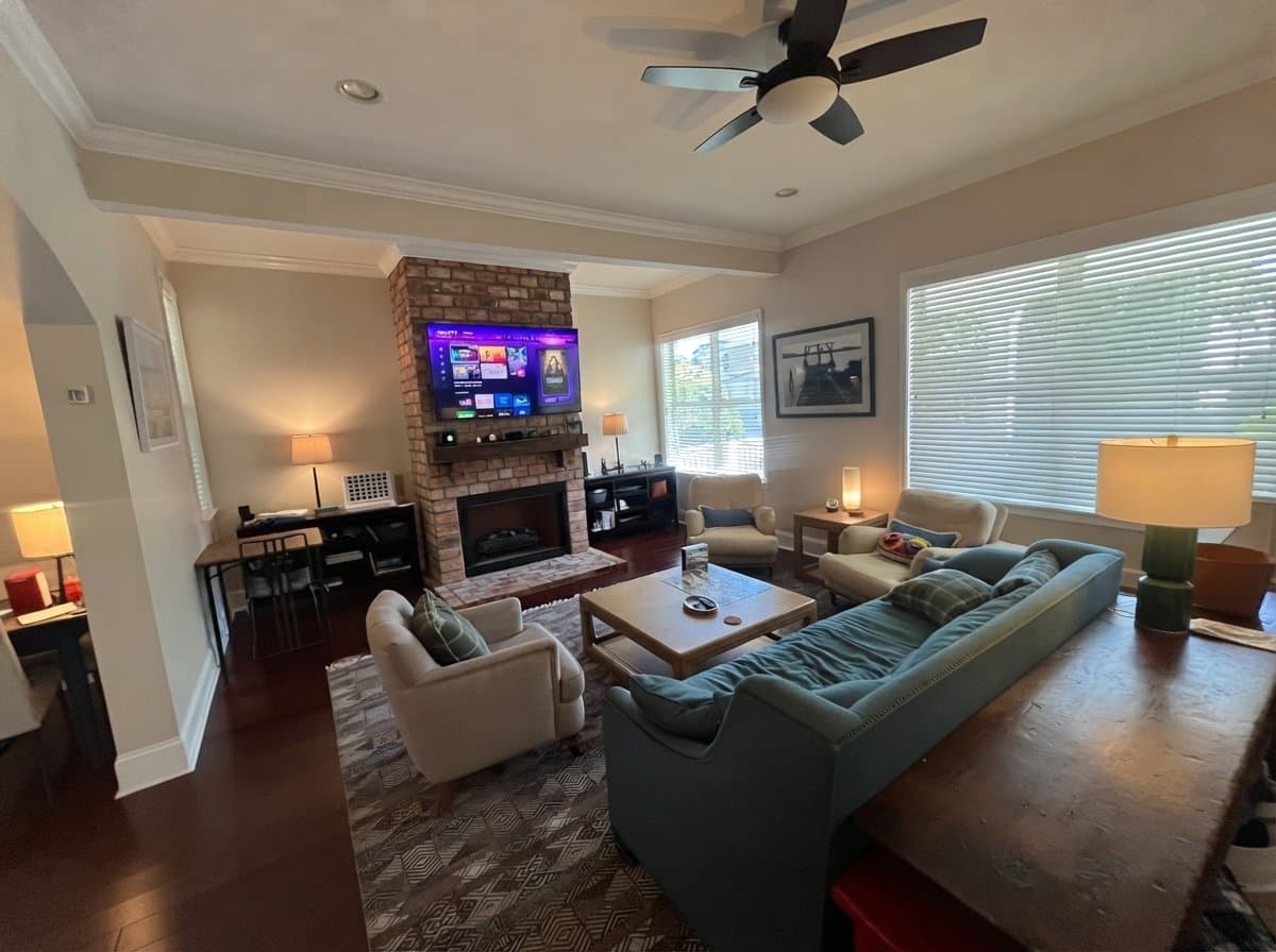 Savannah House: 522 E 40th St