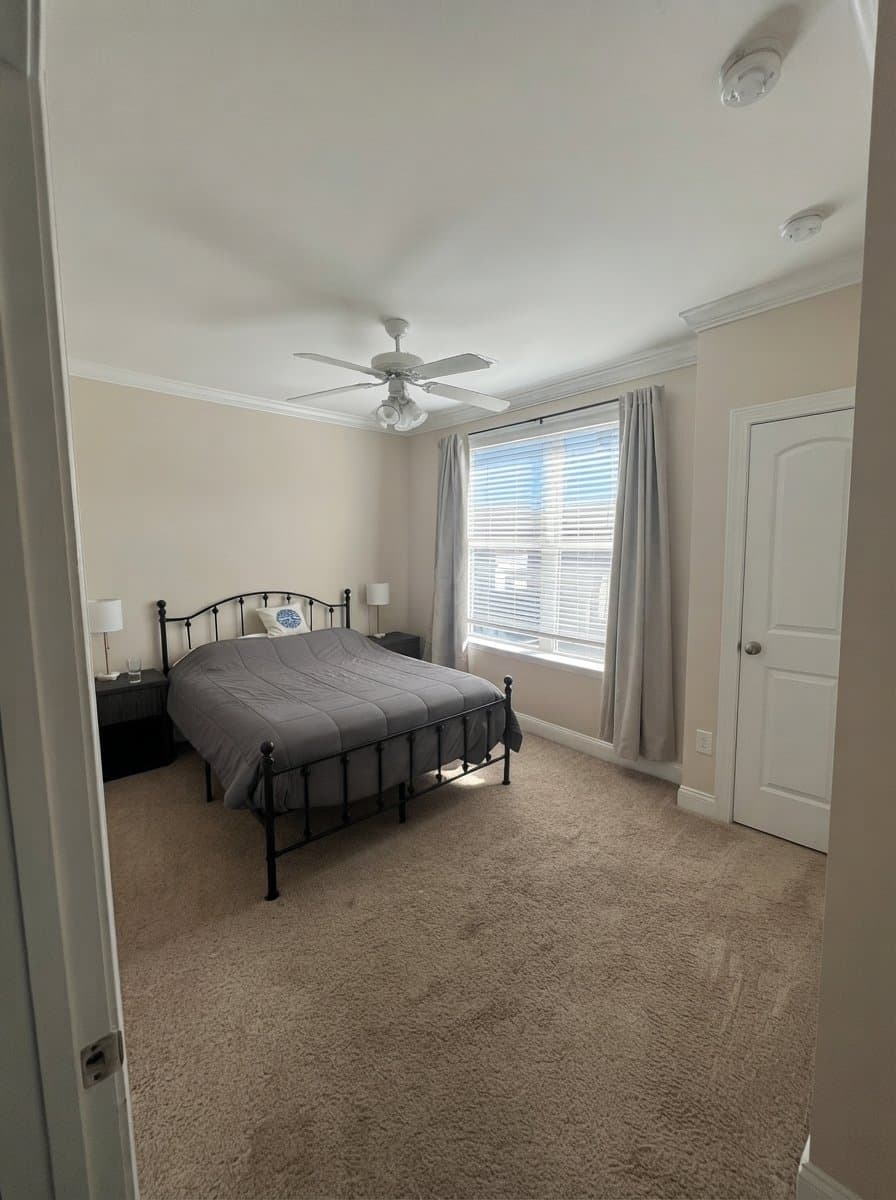 Savannah House: 522 E 40th St