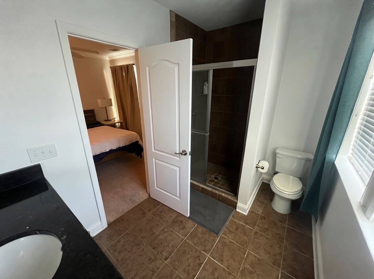 Savannah House: 522 E 40th St