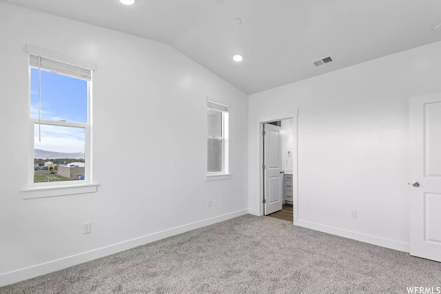 Providence Single Room: 472 W 40 S
