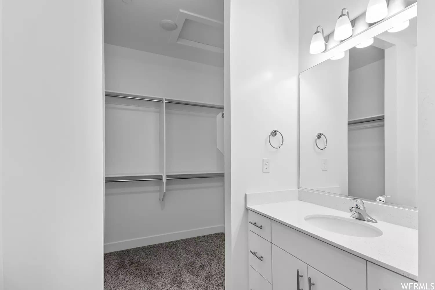 Providence Single Room: 472 W 40 S