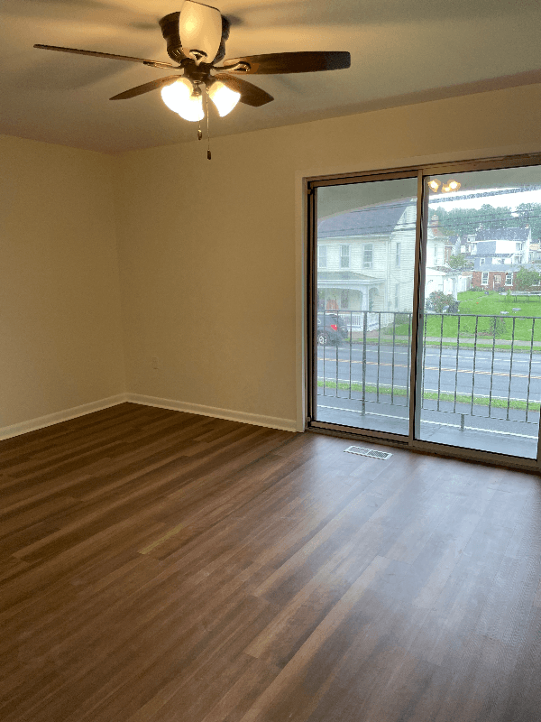 Lebanon Townhome: 1813 Chestnut St
