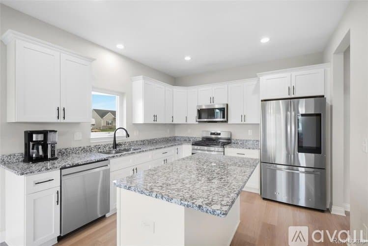 Grand Blanc House: 1448 Woodlake Ln