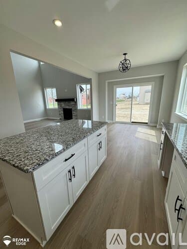 Grand Blanc House: 1448 Woodlake Ln