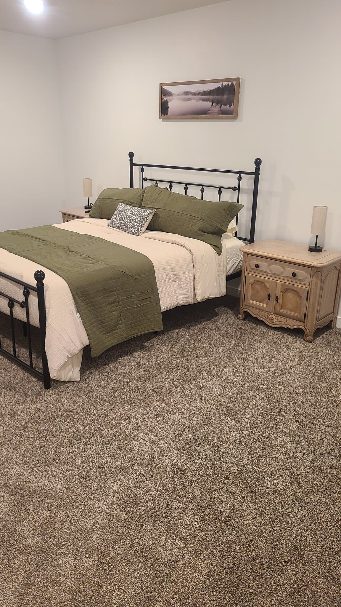 Salem Townhome: 1713 E Albion Dr