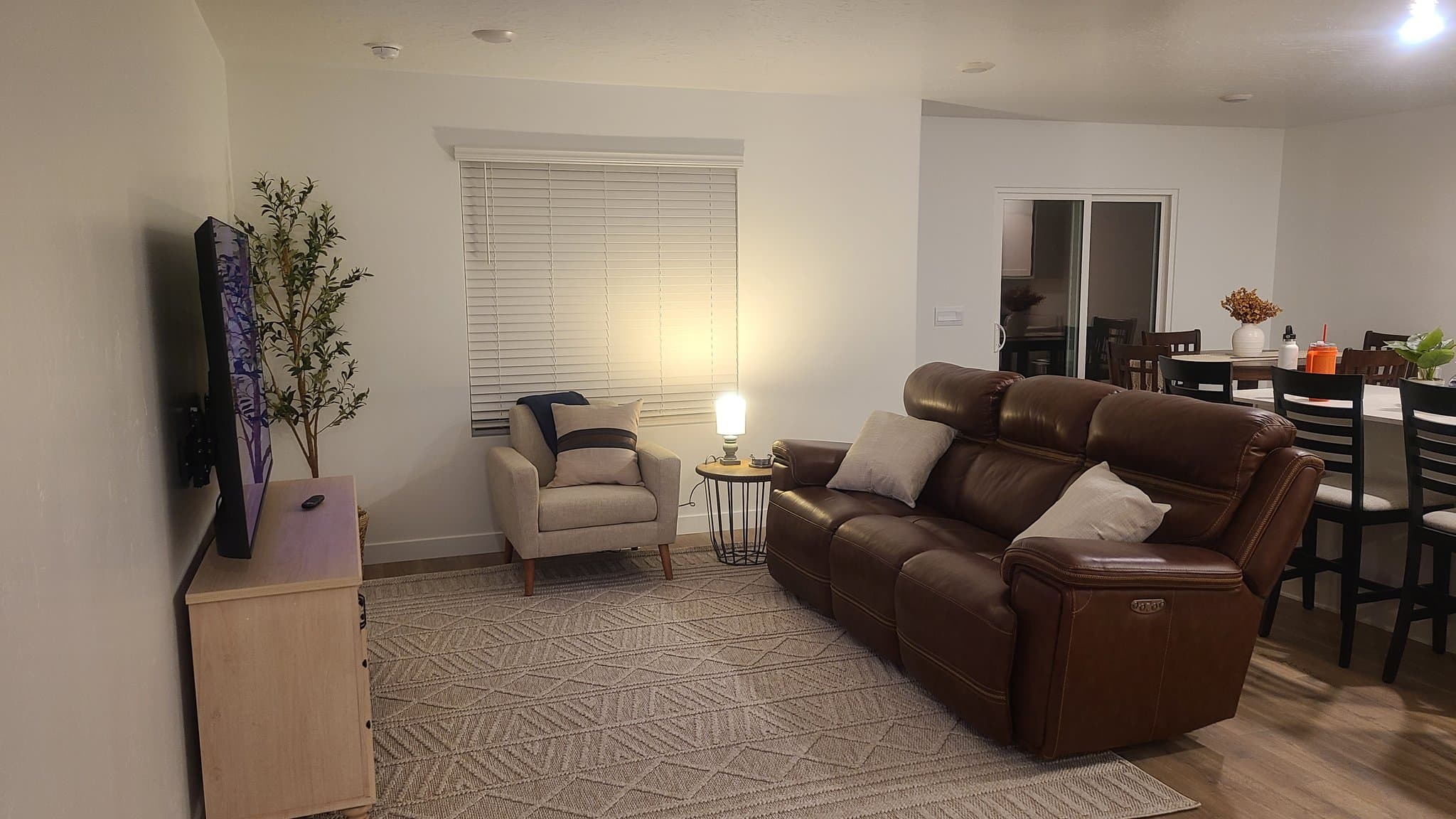 Salem Townhome: 1713 E Albion Dr