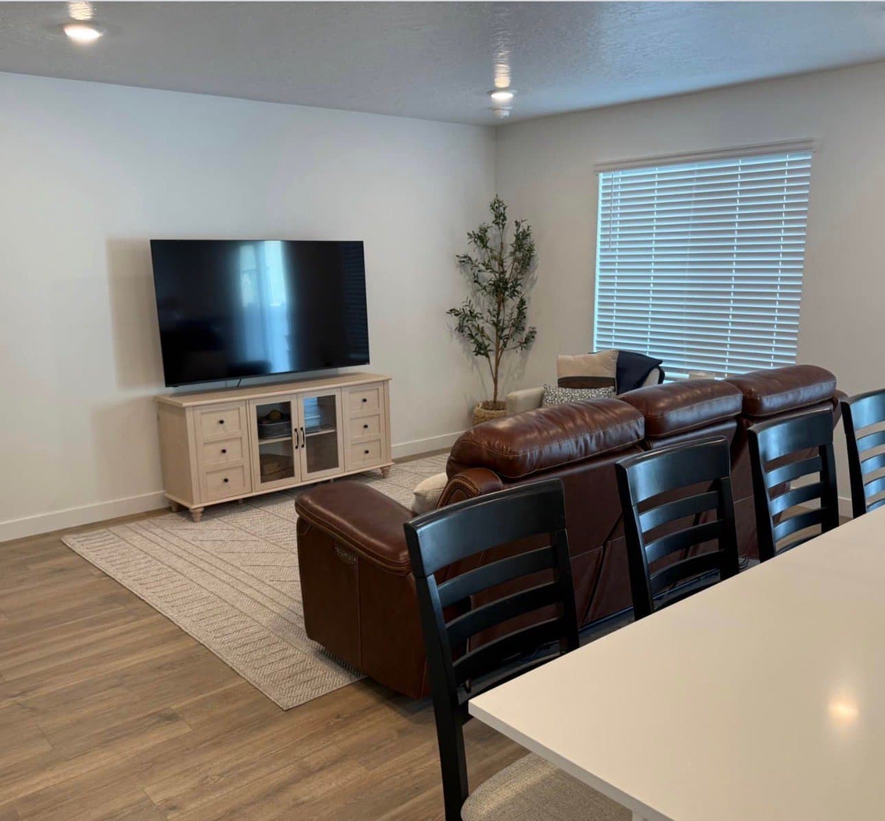 Salem Townhome: 1713 E Albion Dr