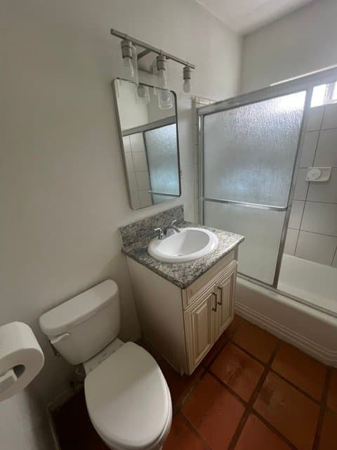 Glendale Multiplex: 620 Alexander St Unit B