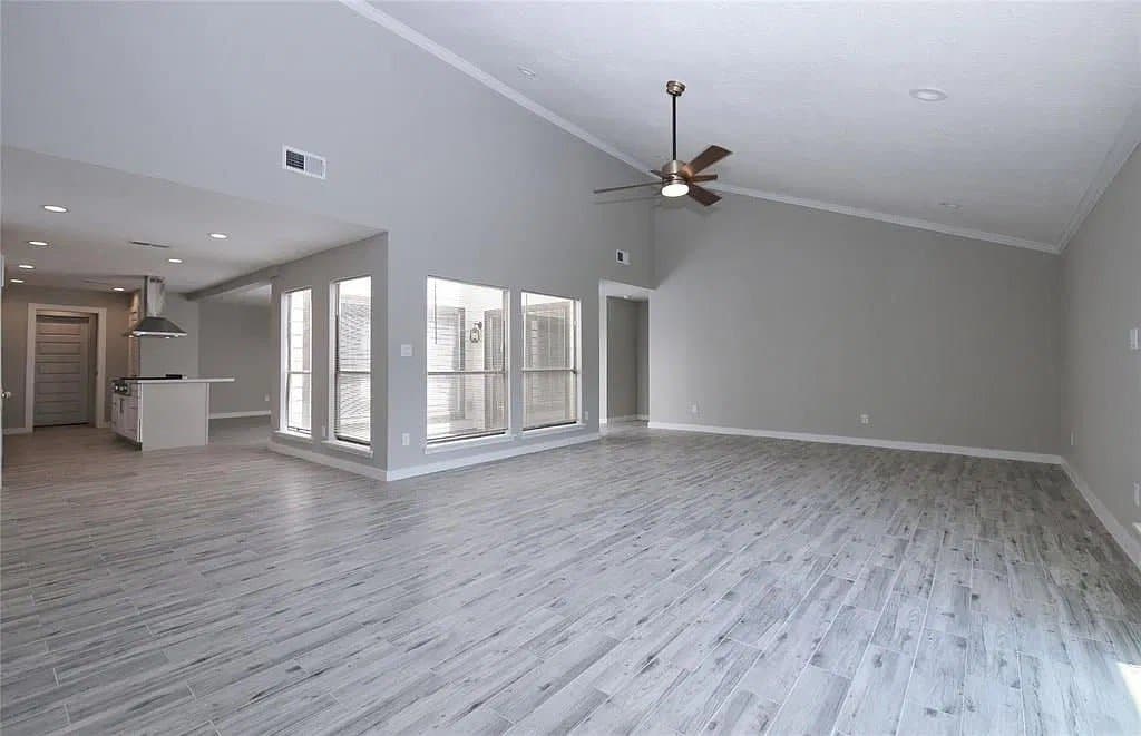 Houston House: 4407 Belle Hollow Dr