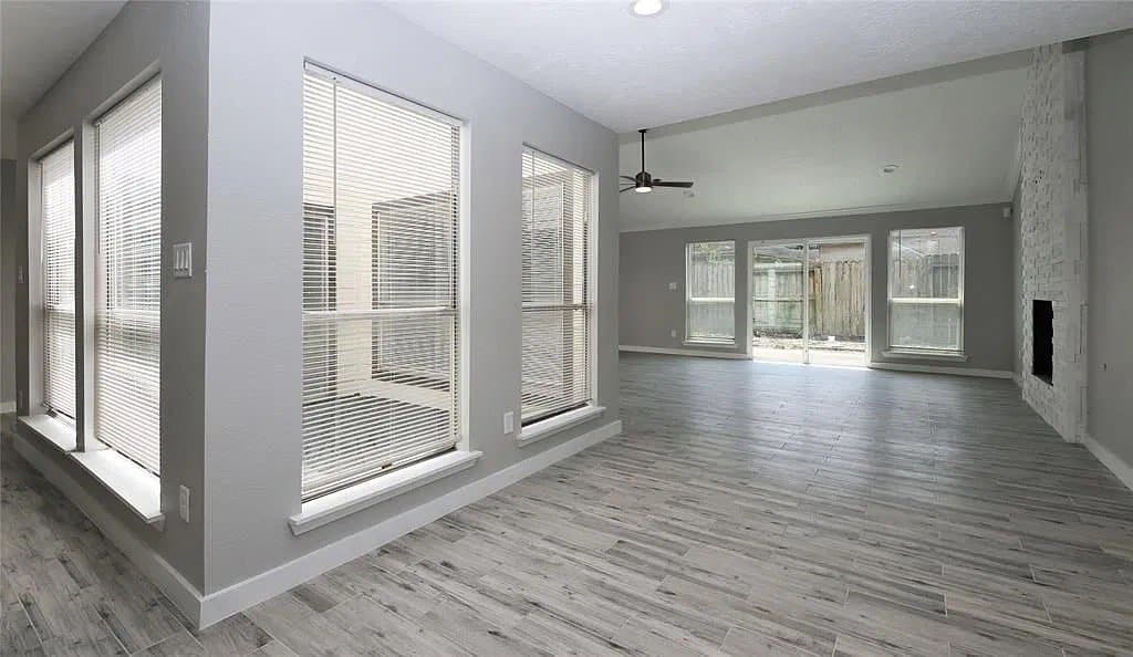 Houston House: 4407 Belle Hollow Dr