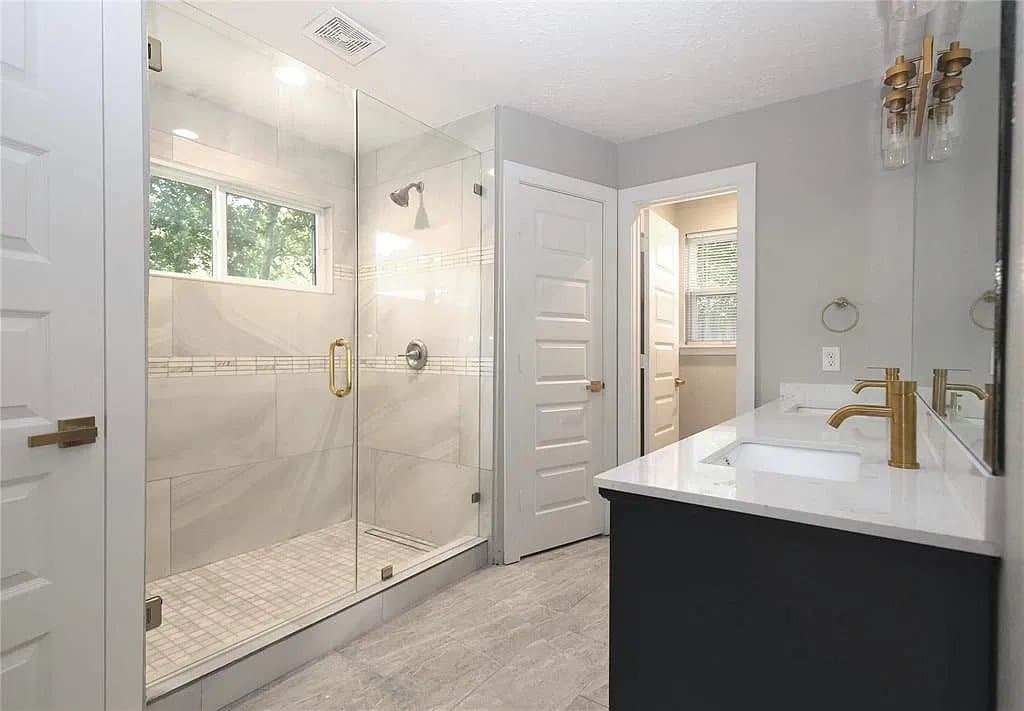 Houston House: 4407 Belle Hollow Dr
