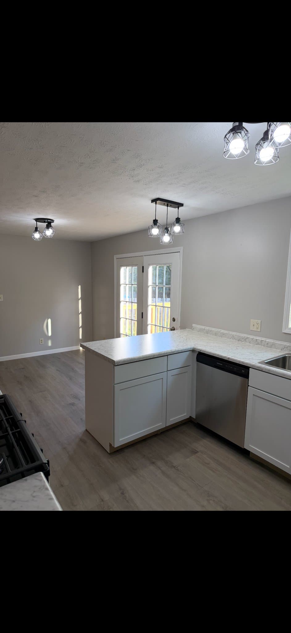 Rockford House: 2021 Springbrook ave