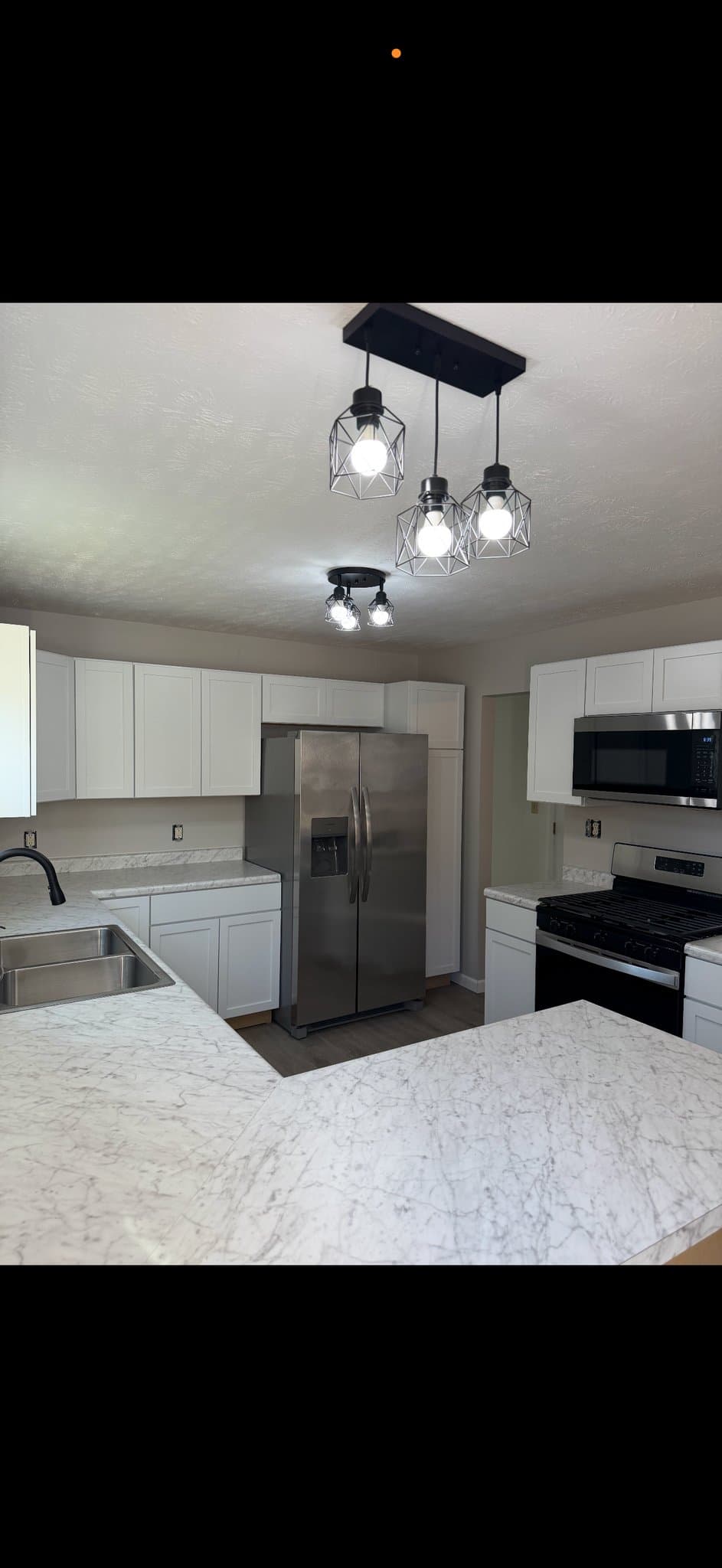 Rockford House: 2021 Springbrook ave