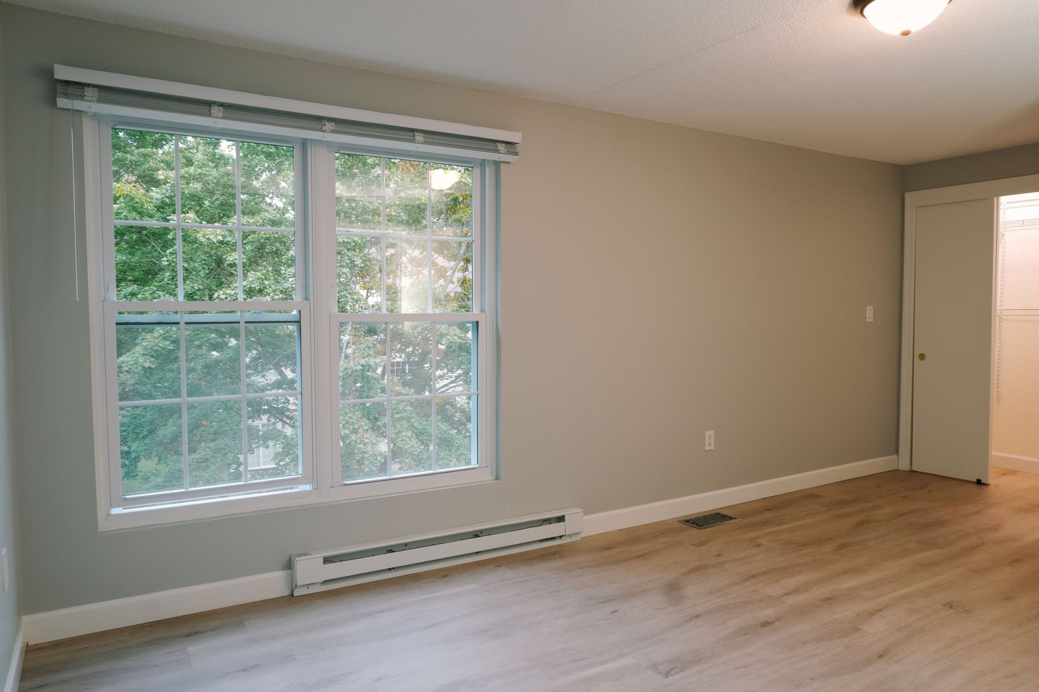 Merrimack Townhome: 20 East Ridge Rd