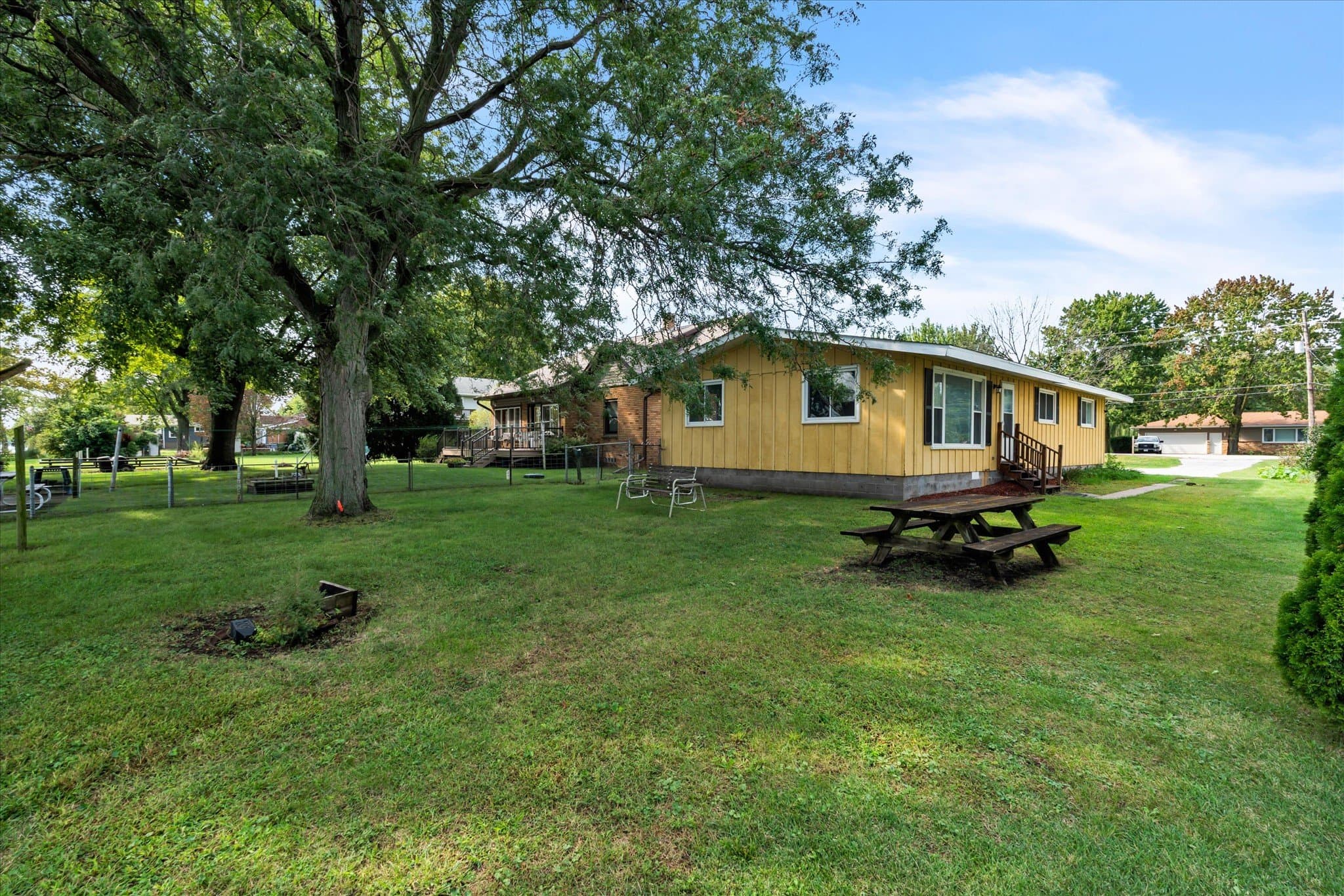 Moline House: 1708 N Shore Dr