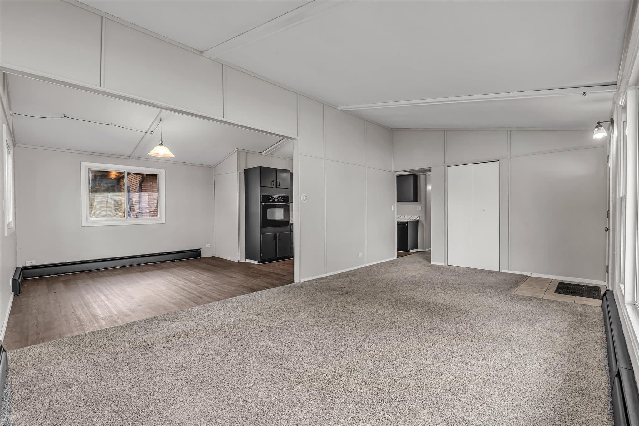 Moline House: 1708 N Shore Dr