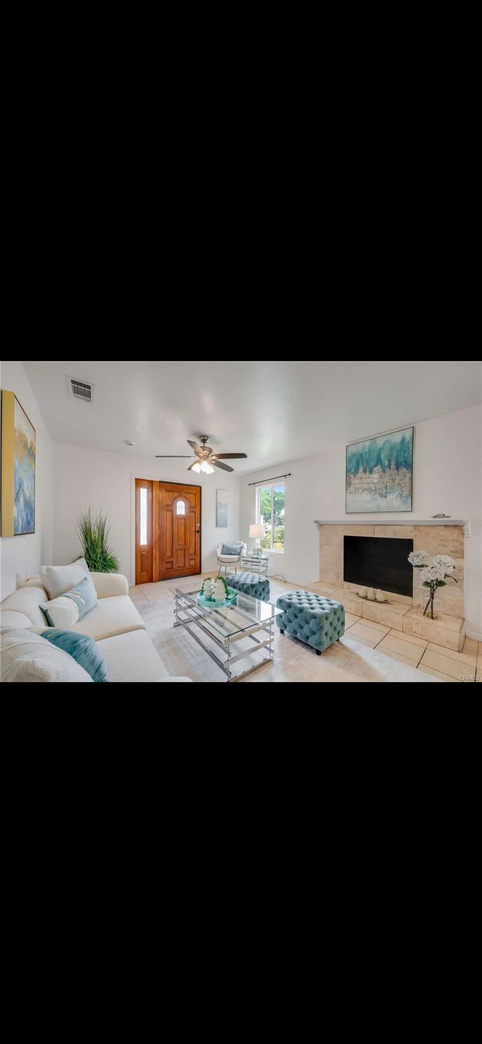 Long Beach House: 282 E Cummings Ln