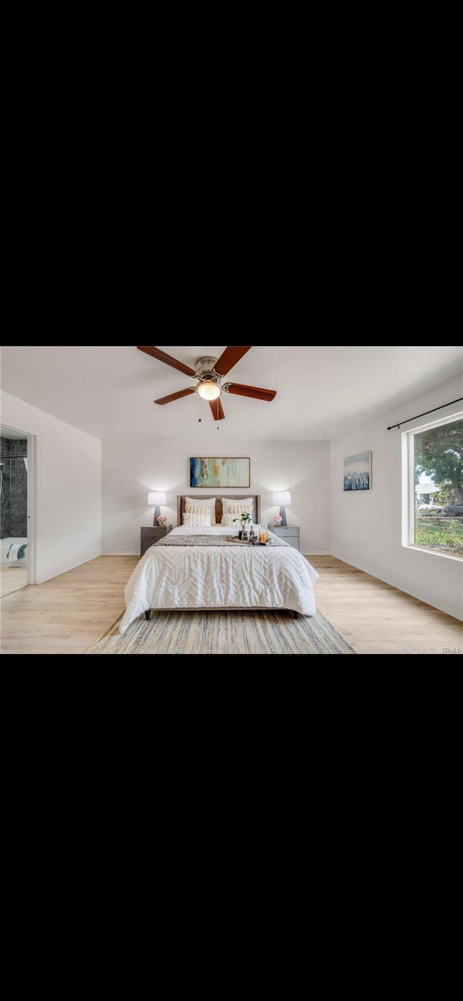Long Beach House: 282 E Cummings Ln