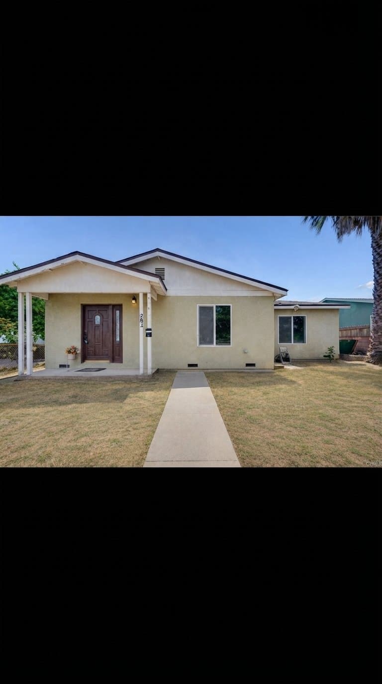 Long Beach House: 282 E Cummings Ln
