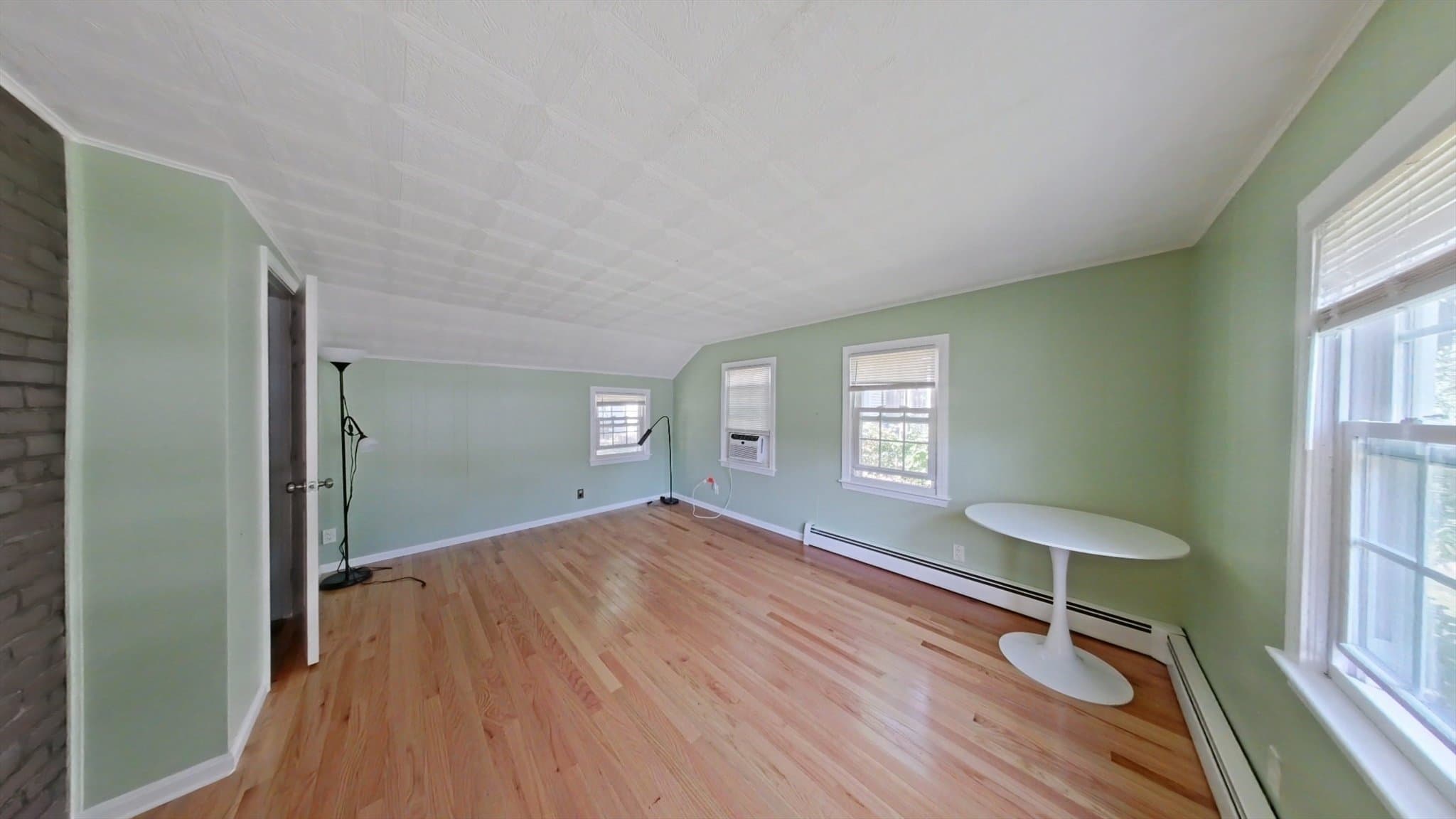 Braintree House: 23 N Bowditch St