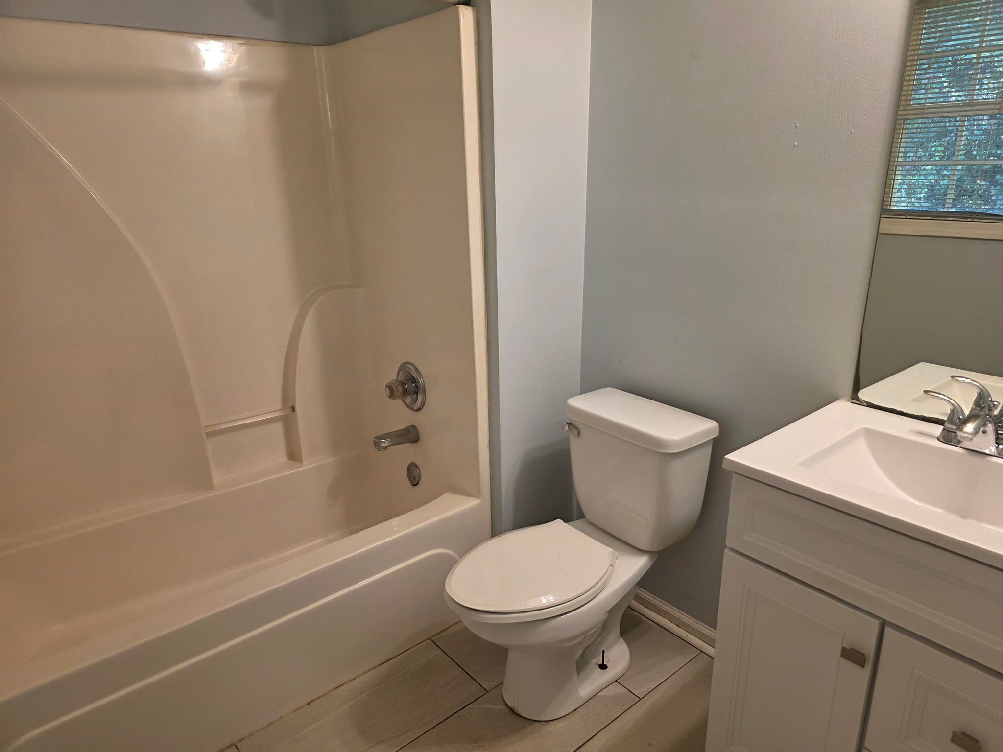 Lawrenceville House: 1135 Old Snellville Hwy