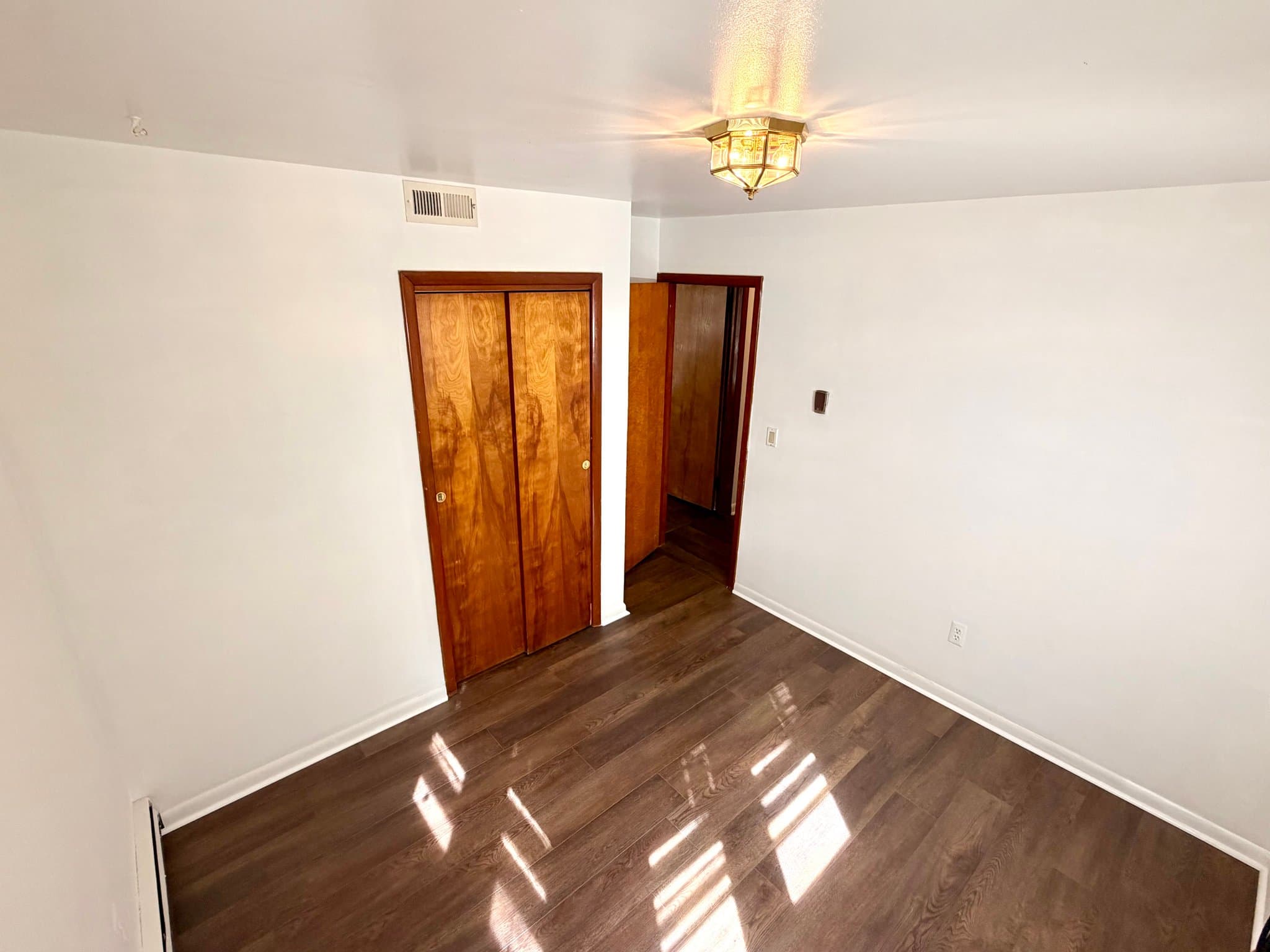 Englishtown House: 32 herbert