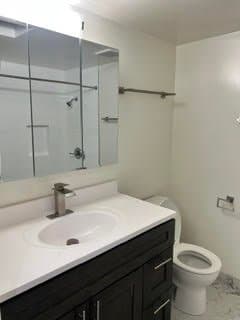 Inglewood Townhome: 650 E Nutwood Ave