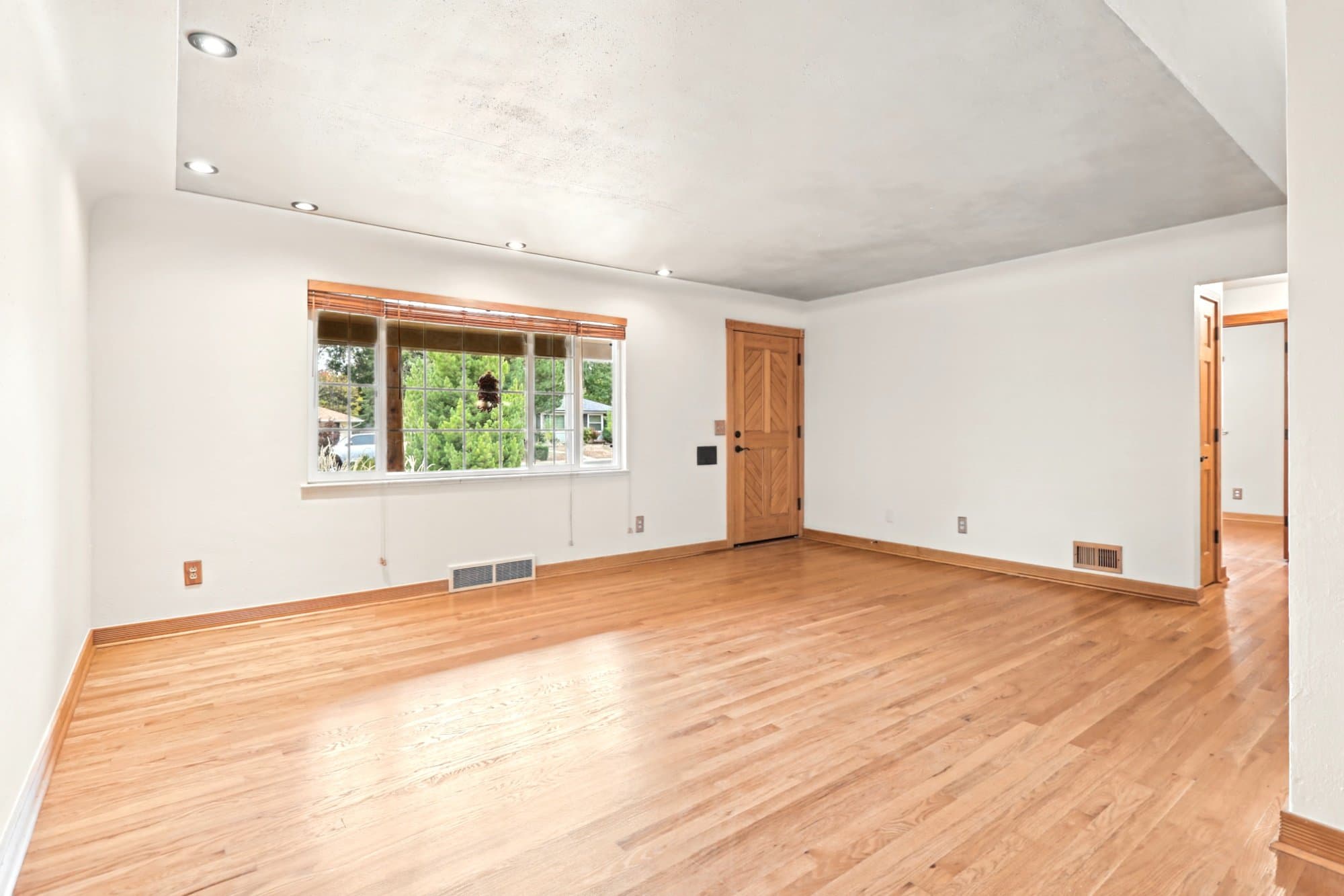 Denver House: 3265 S Ash St