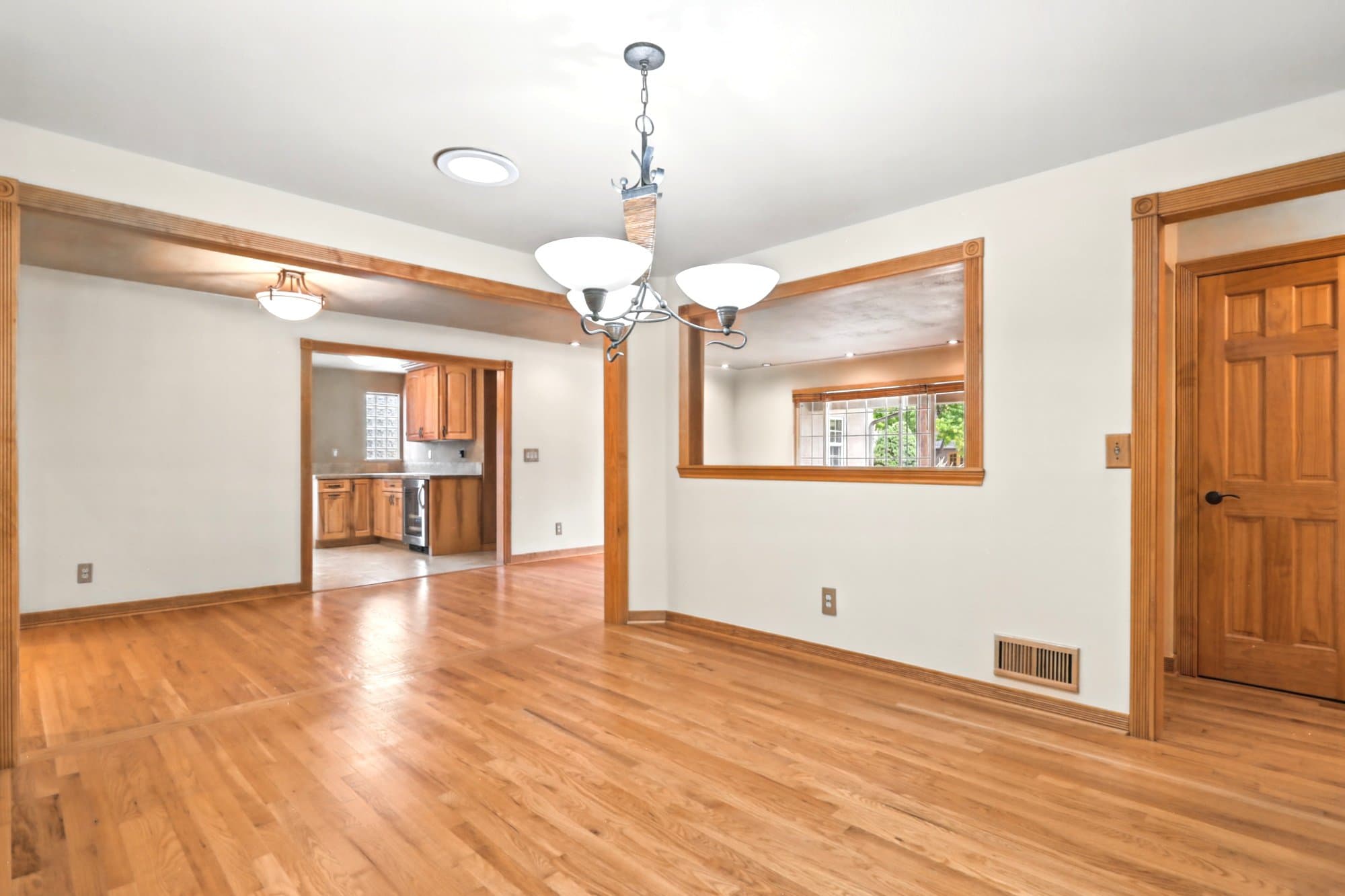 Denver House: 3265 S Ash St
