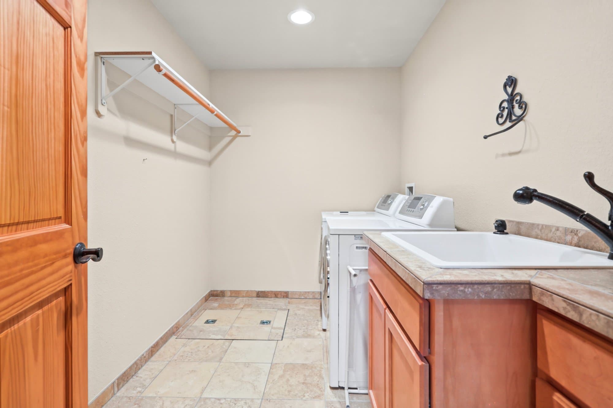 Denver House: 3265 S Ash St