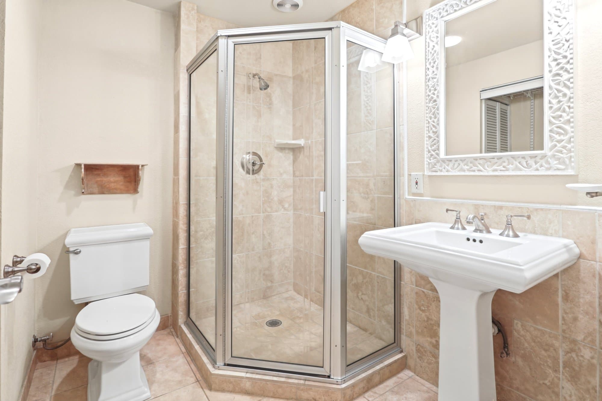 Denver House: 3265 S Ash St