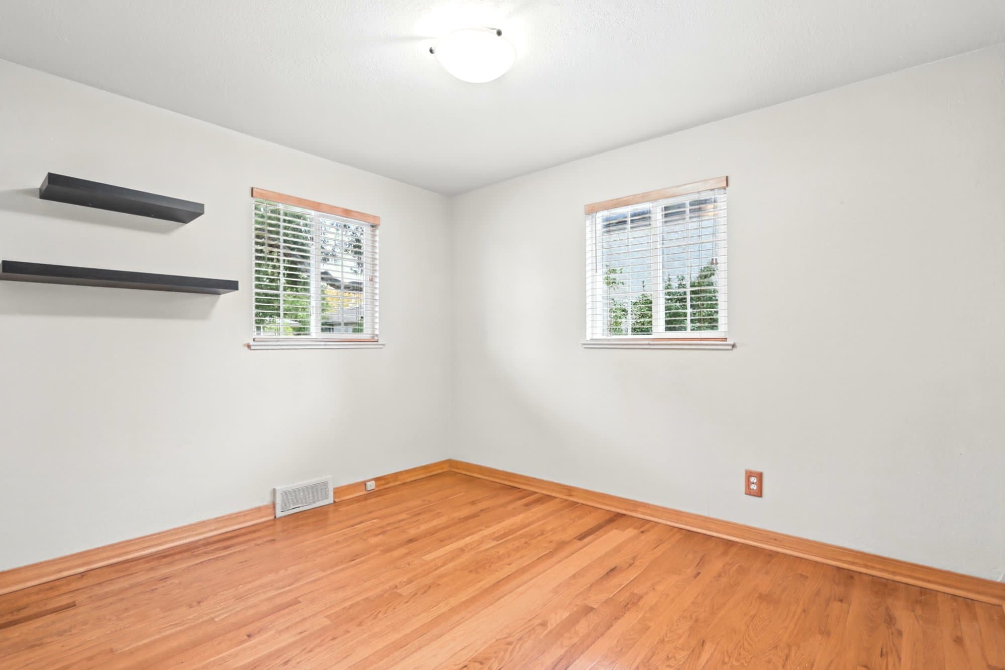 Denver House: 3265 S Ash St