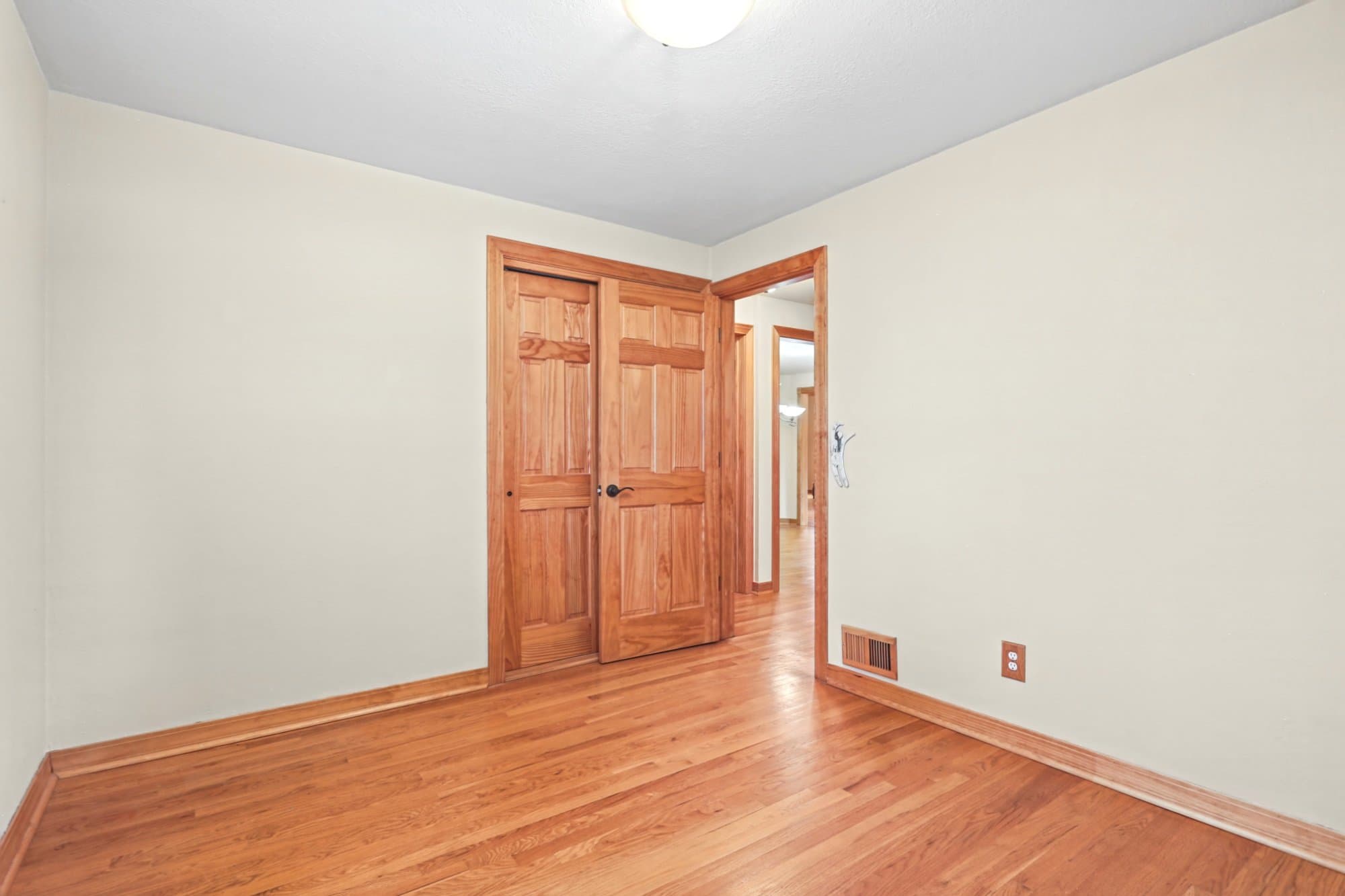 Denver House: 3265 S Ash St