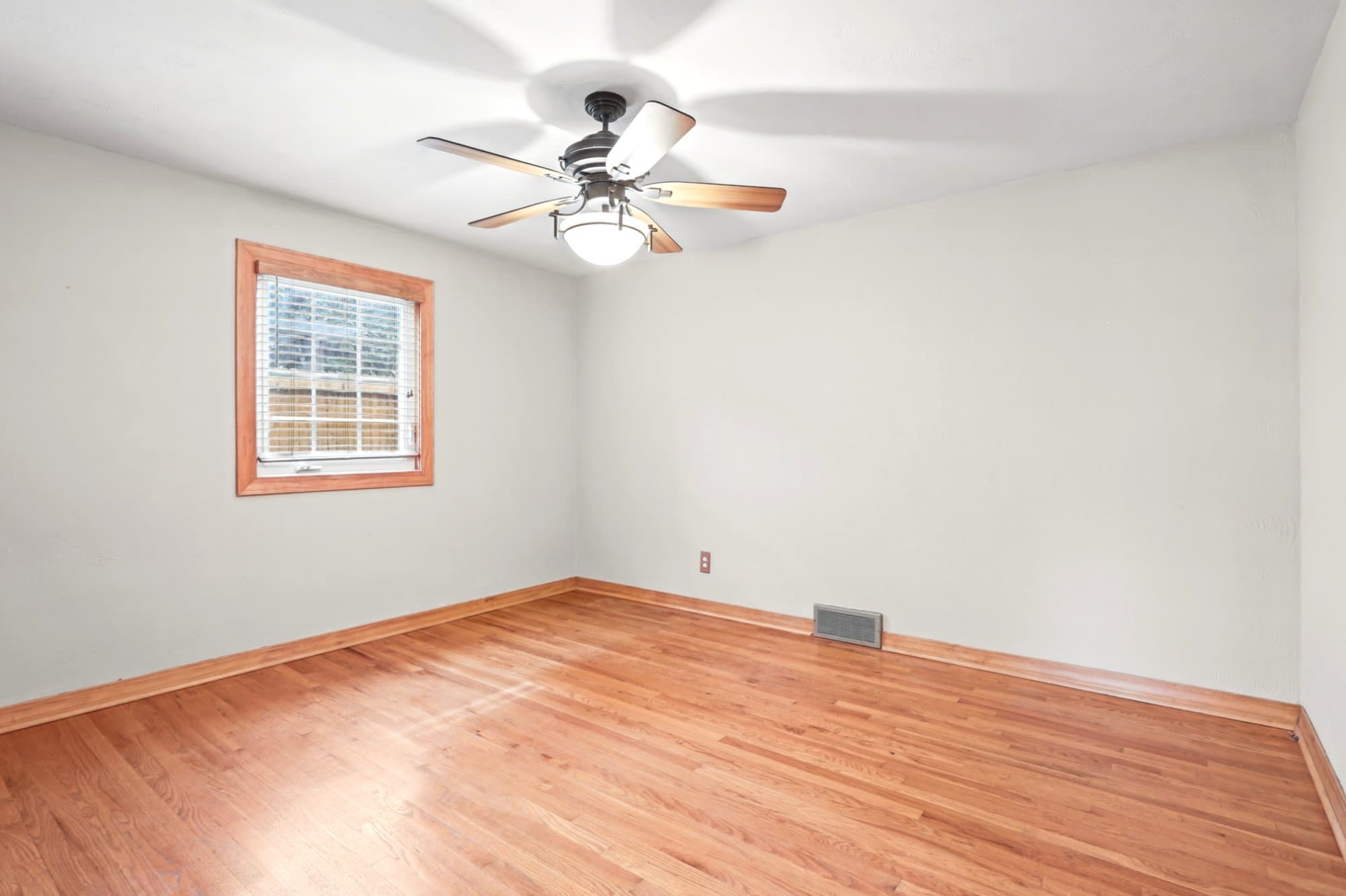 Denver House: 3265 S Ash St