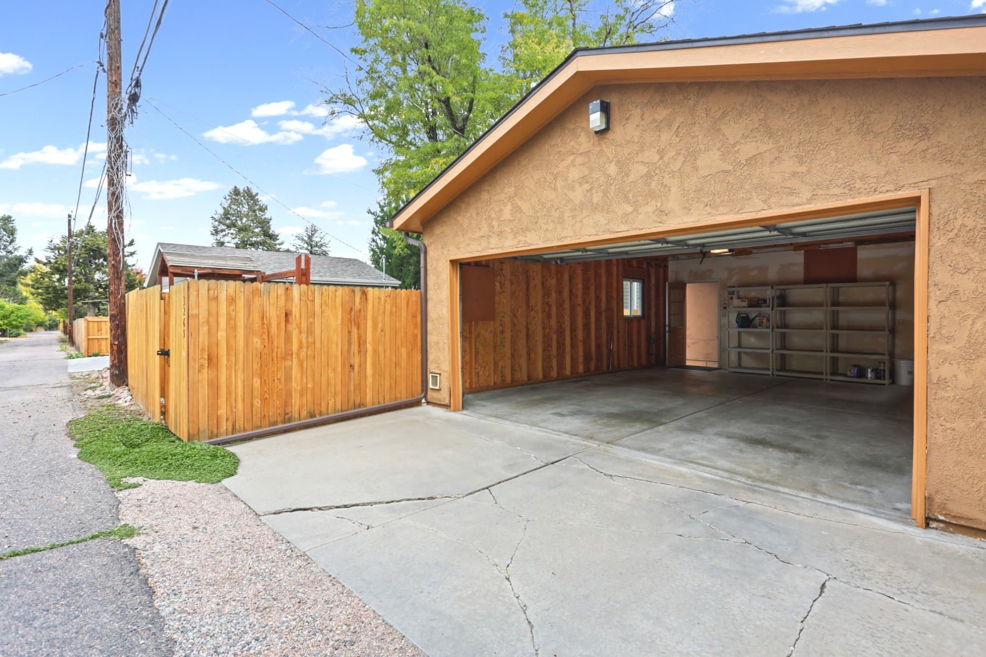 Denver House: 3265 S Ash St