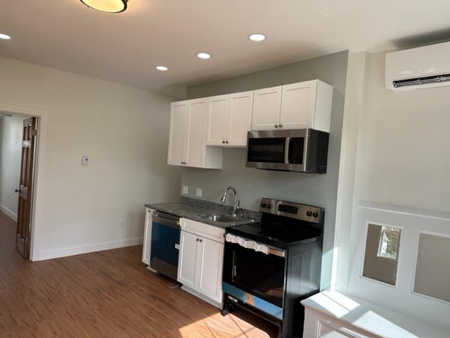 Porter Apartment: 1 Bridge St