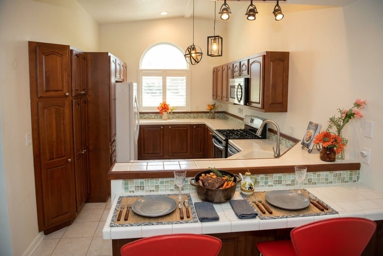 Huntington Beach House: 6941 Cumberland Dr