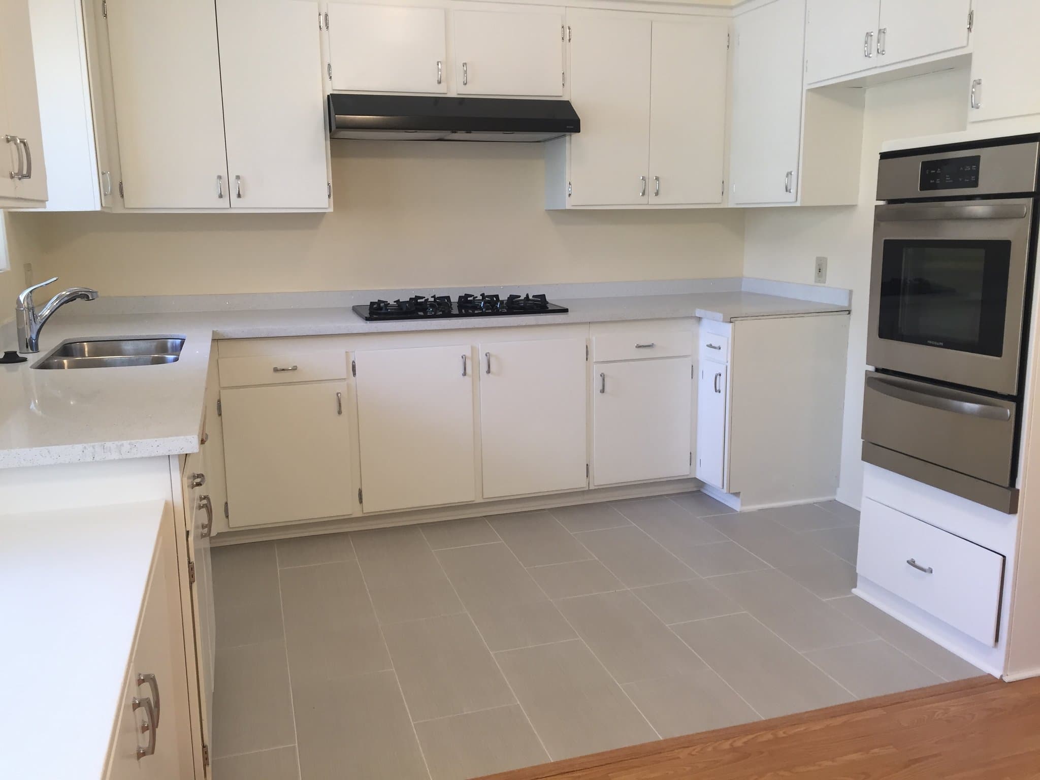 Glendale Apartment: 312 E Stocker St