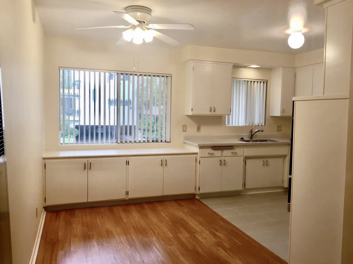 Glendale Apartment: 312 E Stocker St