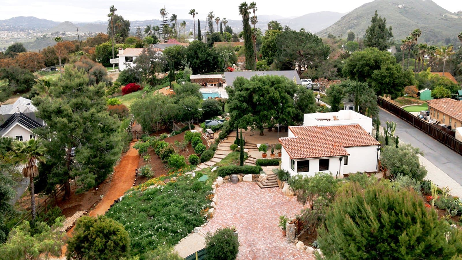 Escondido House: 419 Woodland Hills Dr
