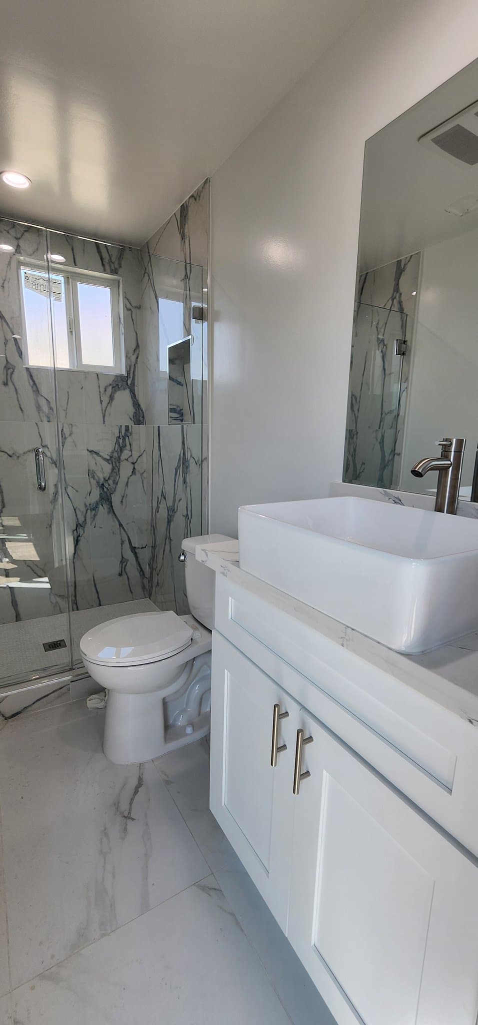 Los Angeles Townhome: 2407 S Redondo Blvd