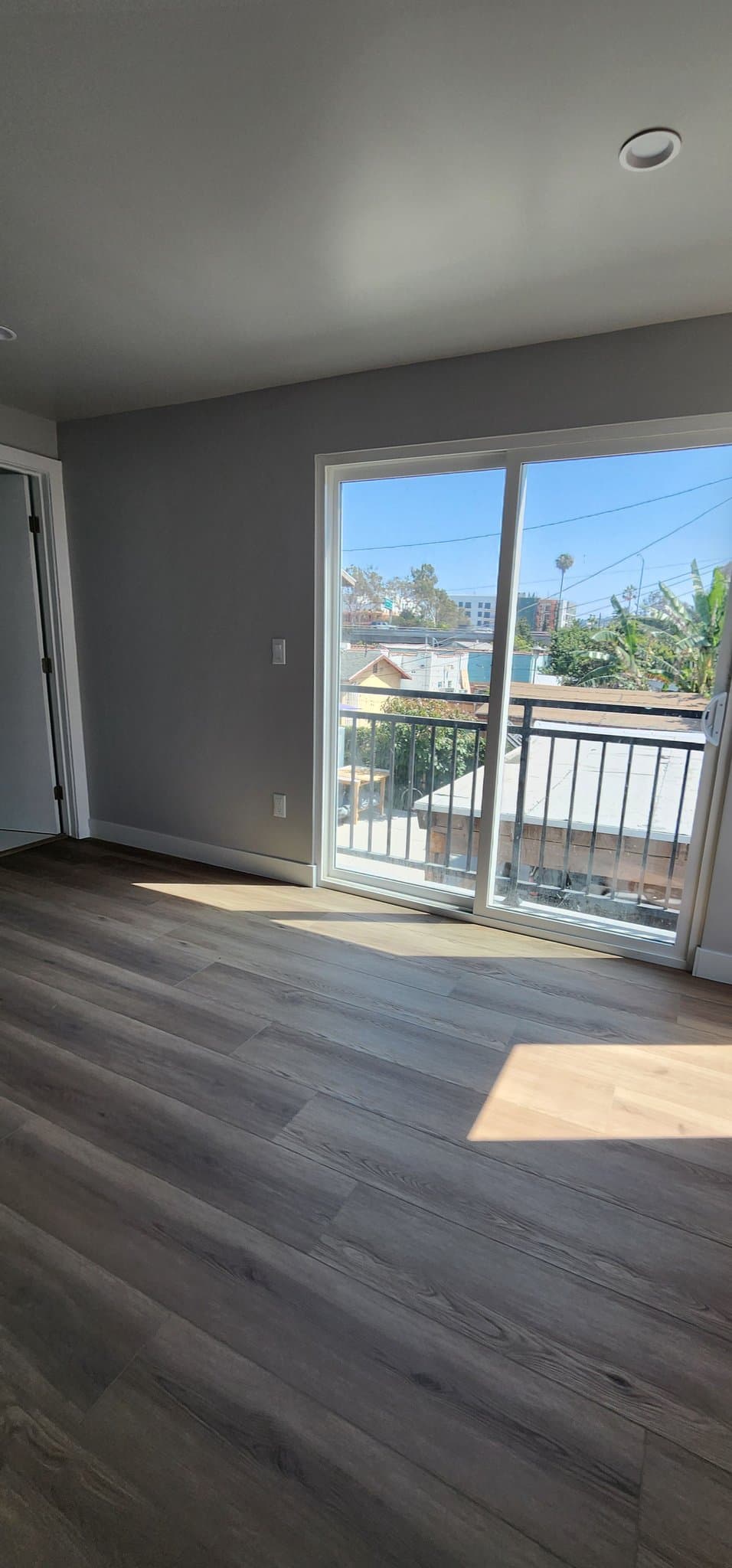 Los Angeles Townhome: 2407 S Redondo Blvd
