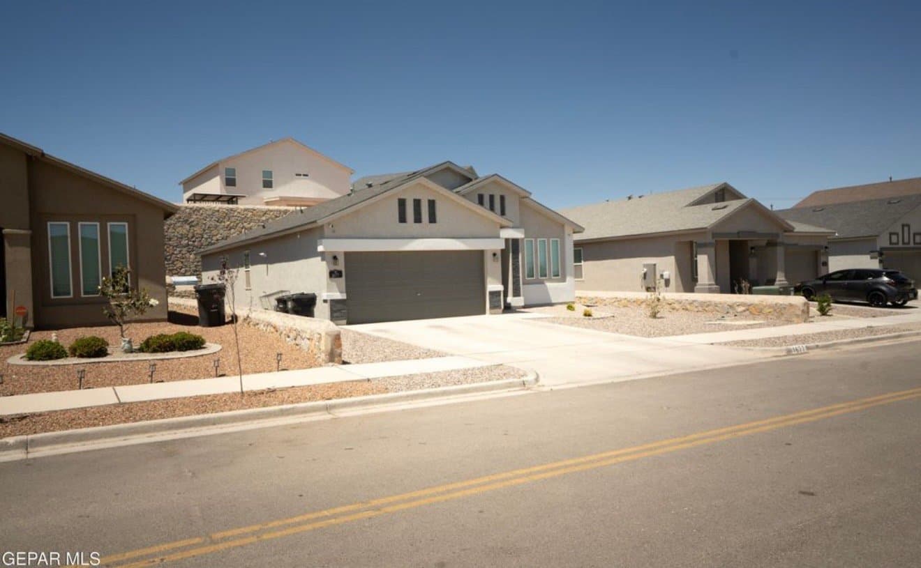 El Paso House: 1677 Asbury St