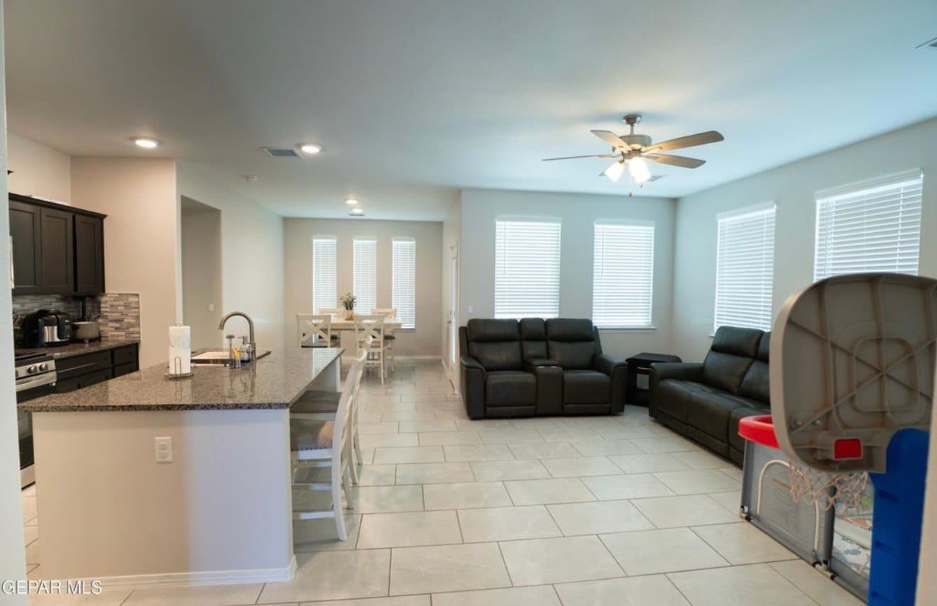 El Paso House: 1677 Asbury St
