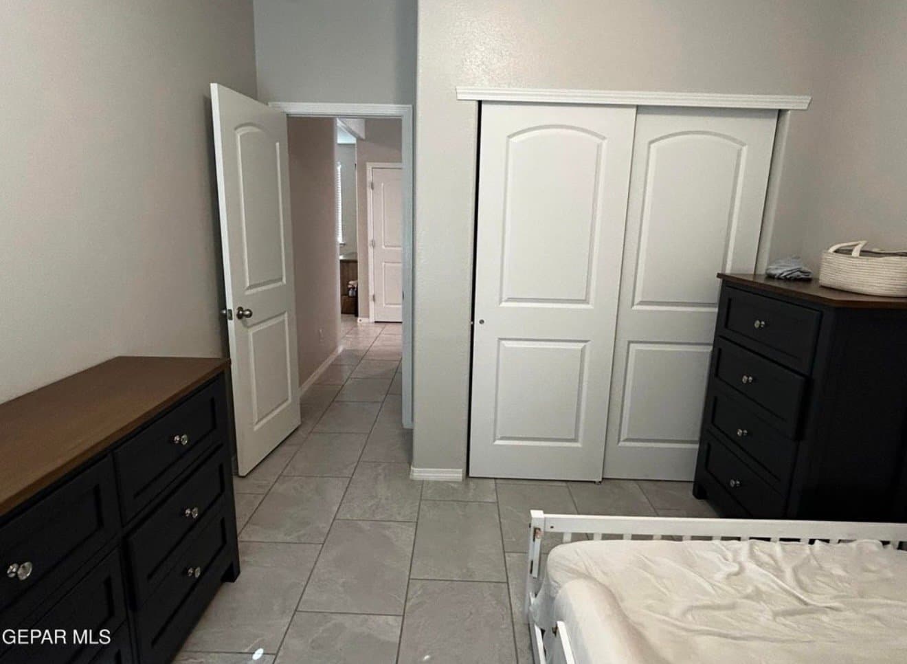 El Paso House: 1677 Asbury St