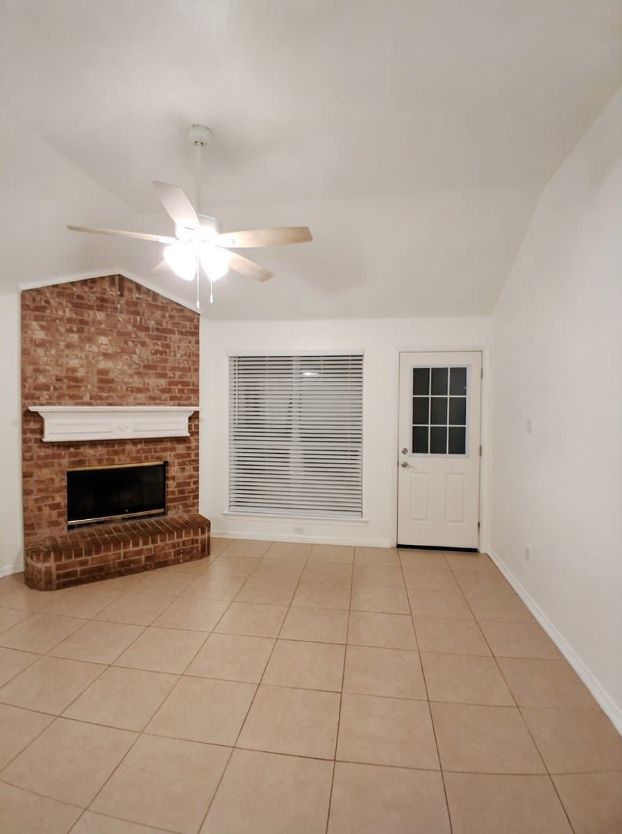 Fort Worth House: 2356 Penwell Dr