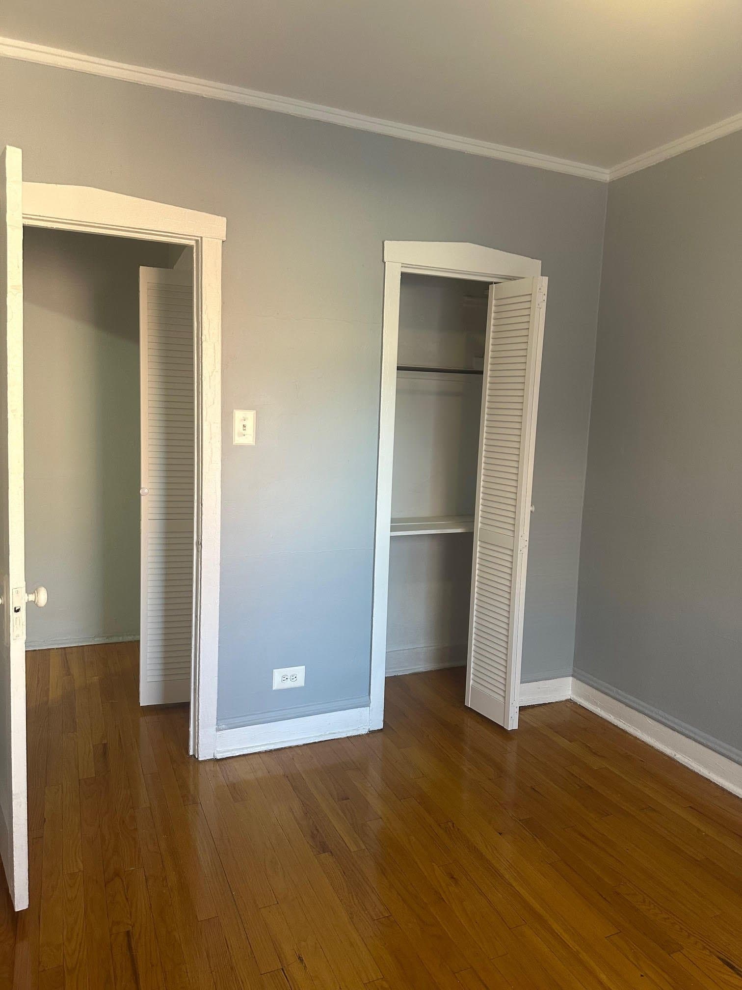 Chicago Apartment: 4029 1/2 W Melrose St