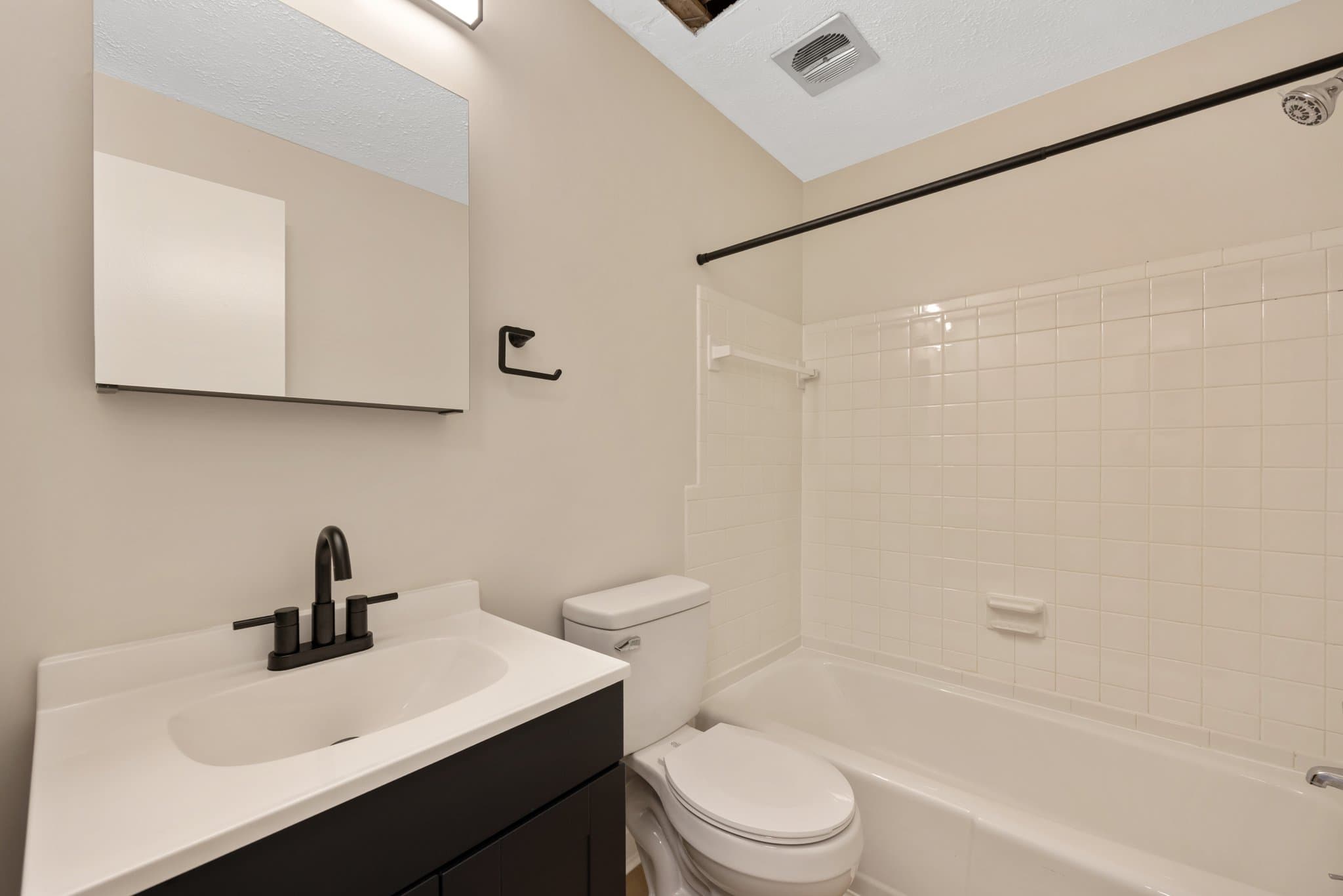 Liverpool Apartment: 4784 Norstar