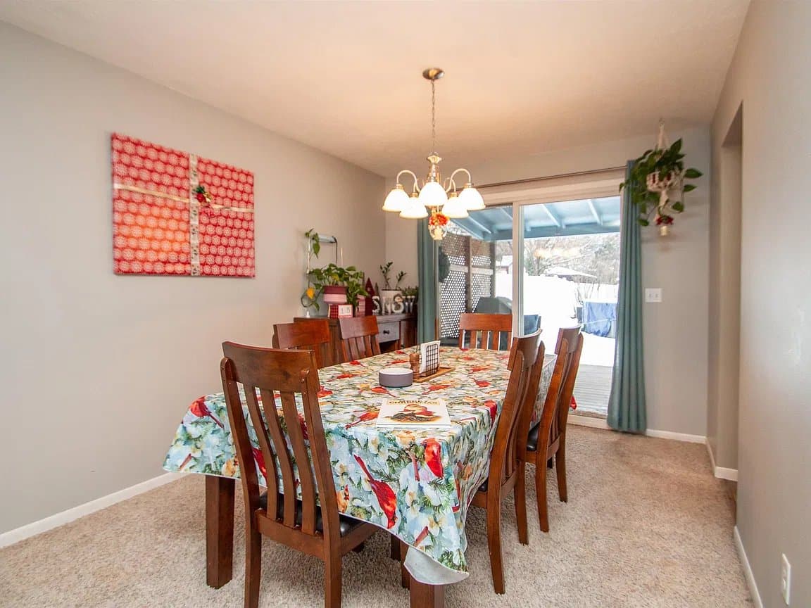 Sioux City House: 4408 Cherrywood Ln